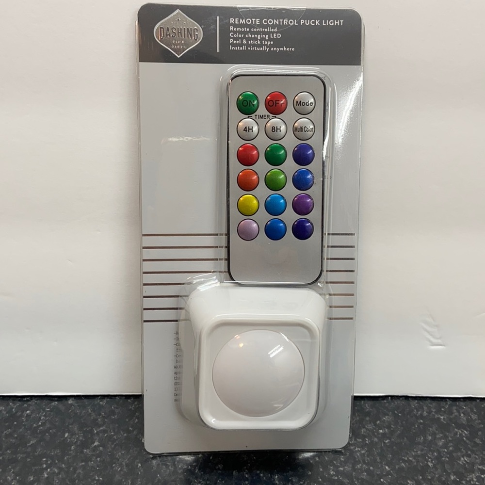NWT Remote Control Puck Light